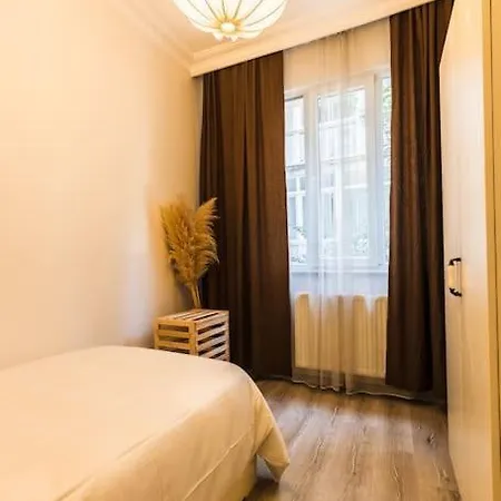 A House In The Heart Of Taksim *